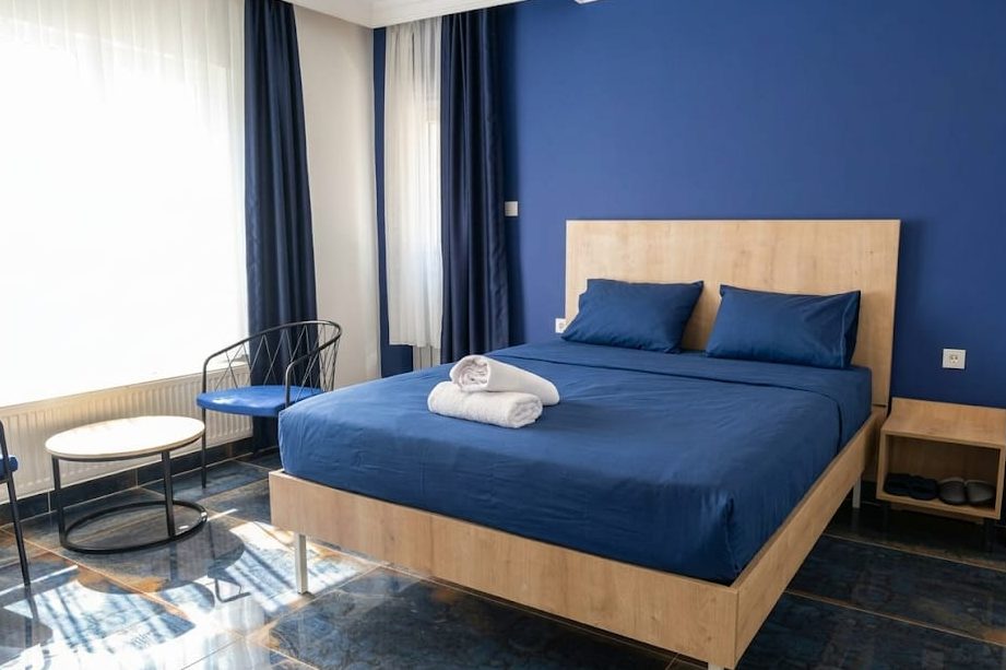 Batıkent günlük kiralık ev, geniş suit yatak odası